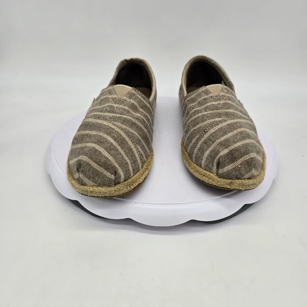 Toms Shoes Women's 10 Gray Striped Canvas Espadrille Flat Casual